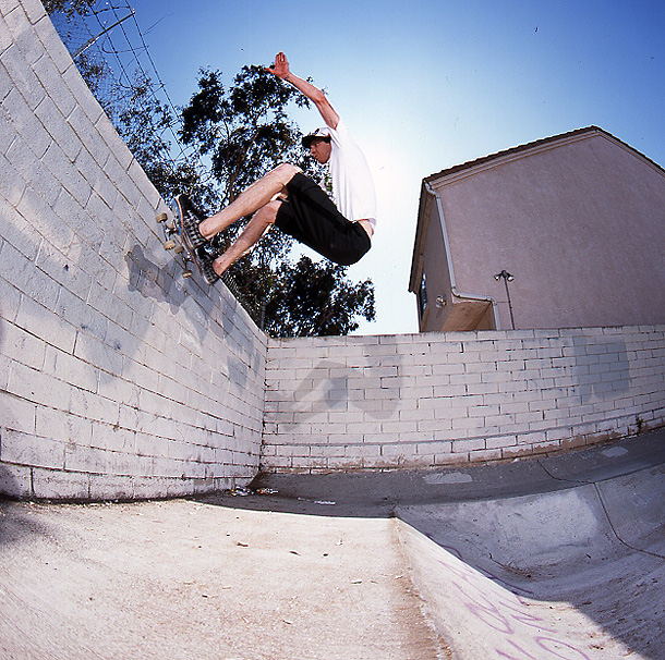 Jason-Adams-ollie-to-wallri.jpg