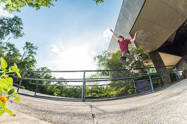 noseslide 750px