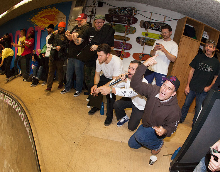 013 VansShopRiot 2000px 09 750px