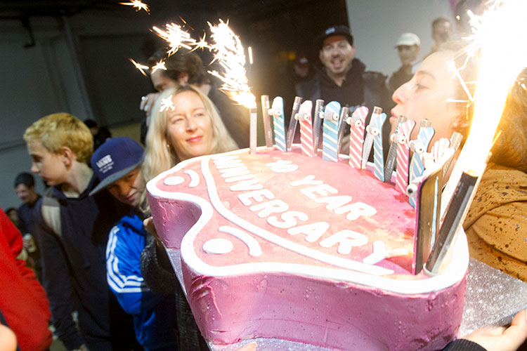 018 VansShopRiot 2000px 38 750px