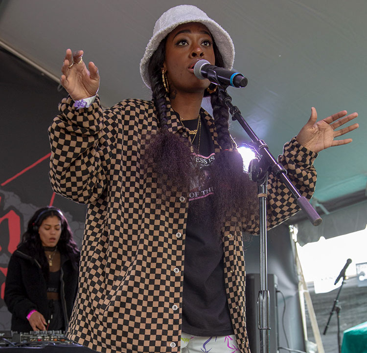 KariFaux 750px