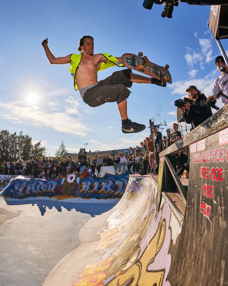 38 Lepi fs boneless SuvilahtiDIY photo KekeThrasher Magazine 2000