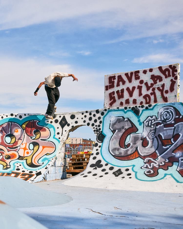 50 Huxi bs lipslide revert SuvilahtiDIY Finland photo KekeThrasher Magazine 2000