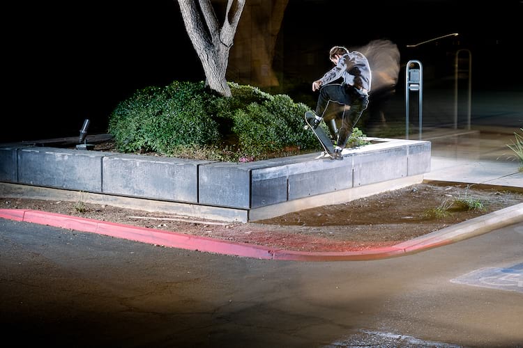 Dylan Jaeb FS Blunt High Res Schreiner 2 DZ 2000