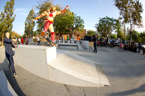 ToyHalloween 14_Ed_Noseblunt