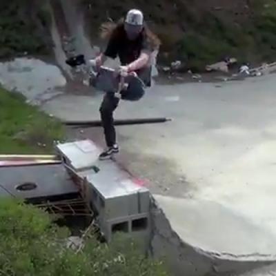 The Larb's "Memorial Shit-minit" Video